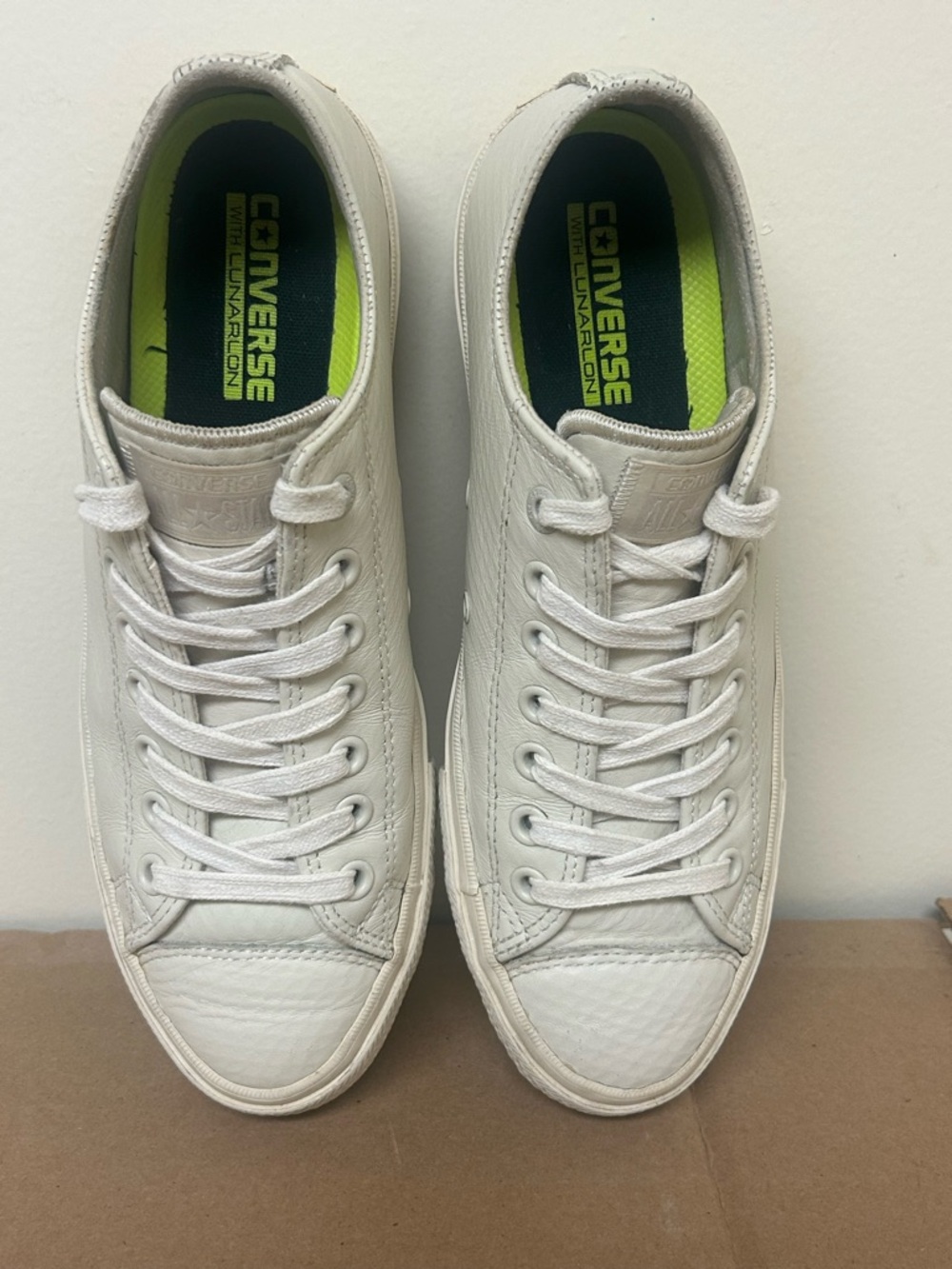 Converse 2 Chuck Taylor Low Top Sneakers in White with Neon Green Insole - Picture 5 of 5